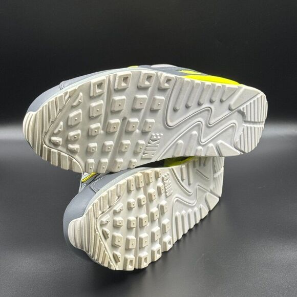 Nike Air Max 90 Essential iD - Picture 8 of 10